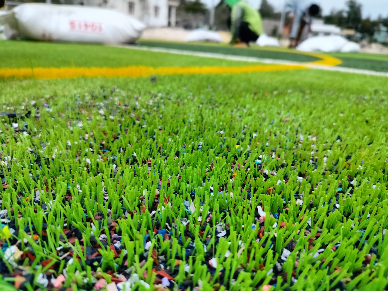 Thi công cỏ nhân tạo sân bóng Hội An